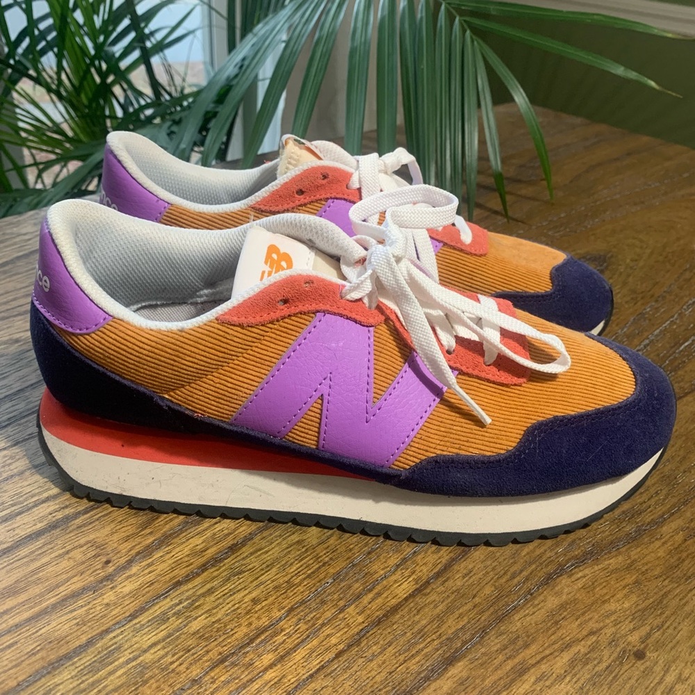 New Balance 237 sneaker in purple and orange Size 10